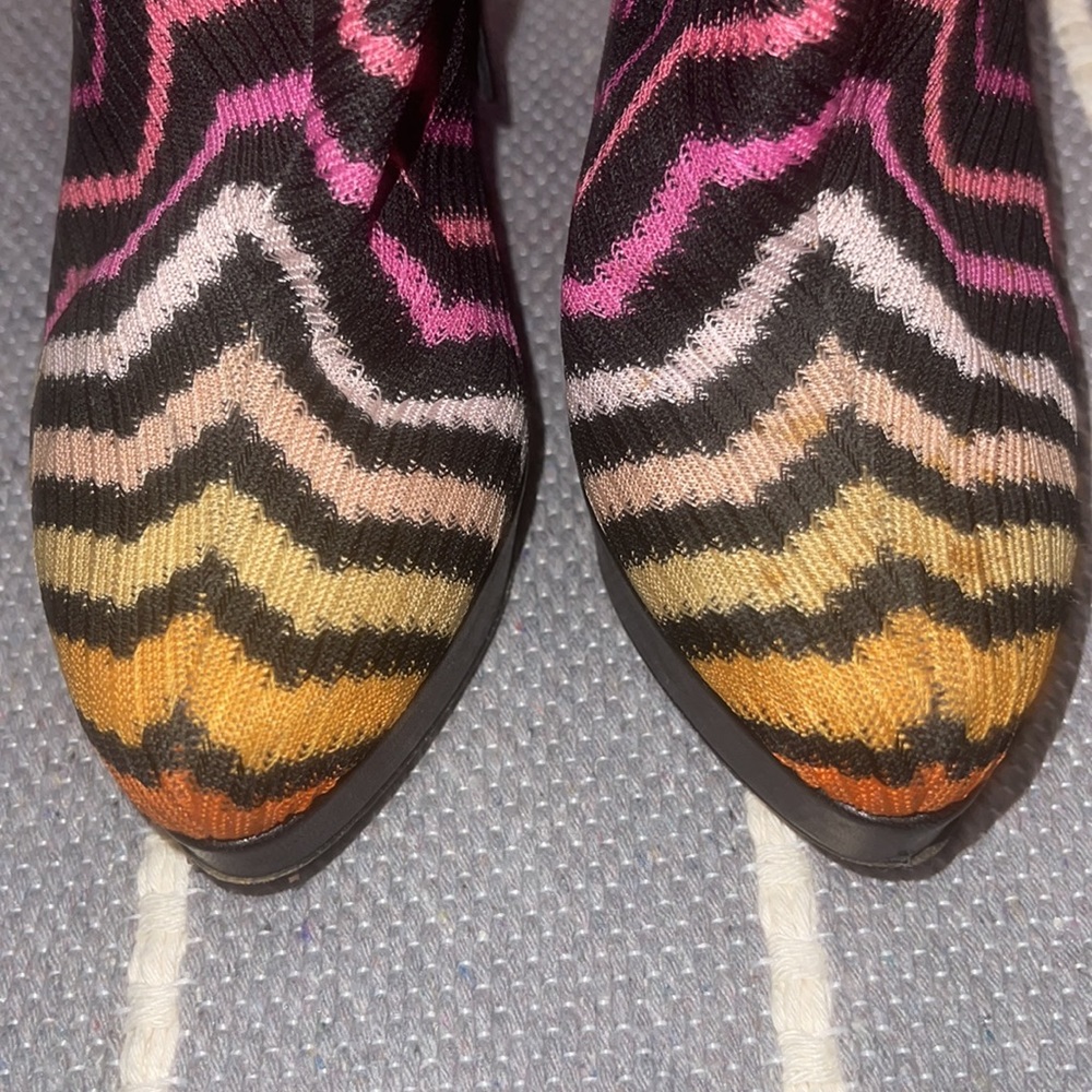 Shoes - Picture 7 of 12